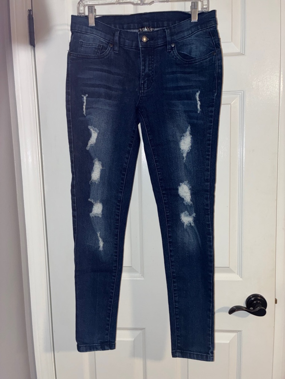VENUS Dark Blue Distressed Skinny Jeans
Stretchy yet comfortable & classic.